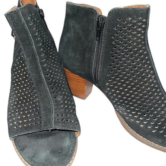 Vionic Women's Booties Size 7 Black Suede "Aloft Chryssa" Open Toe Side Zip - Picture 4 of 11